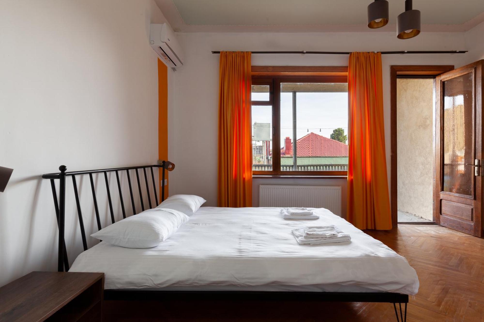 Stepin Garden Apartment Kutaisi Ngoại thất bức ảnh