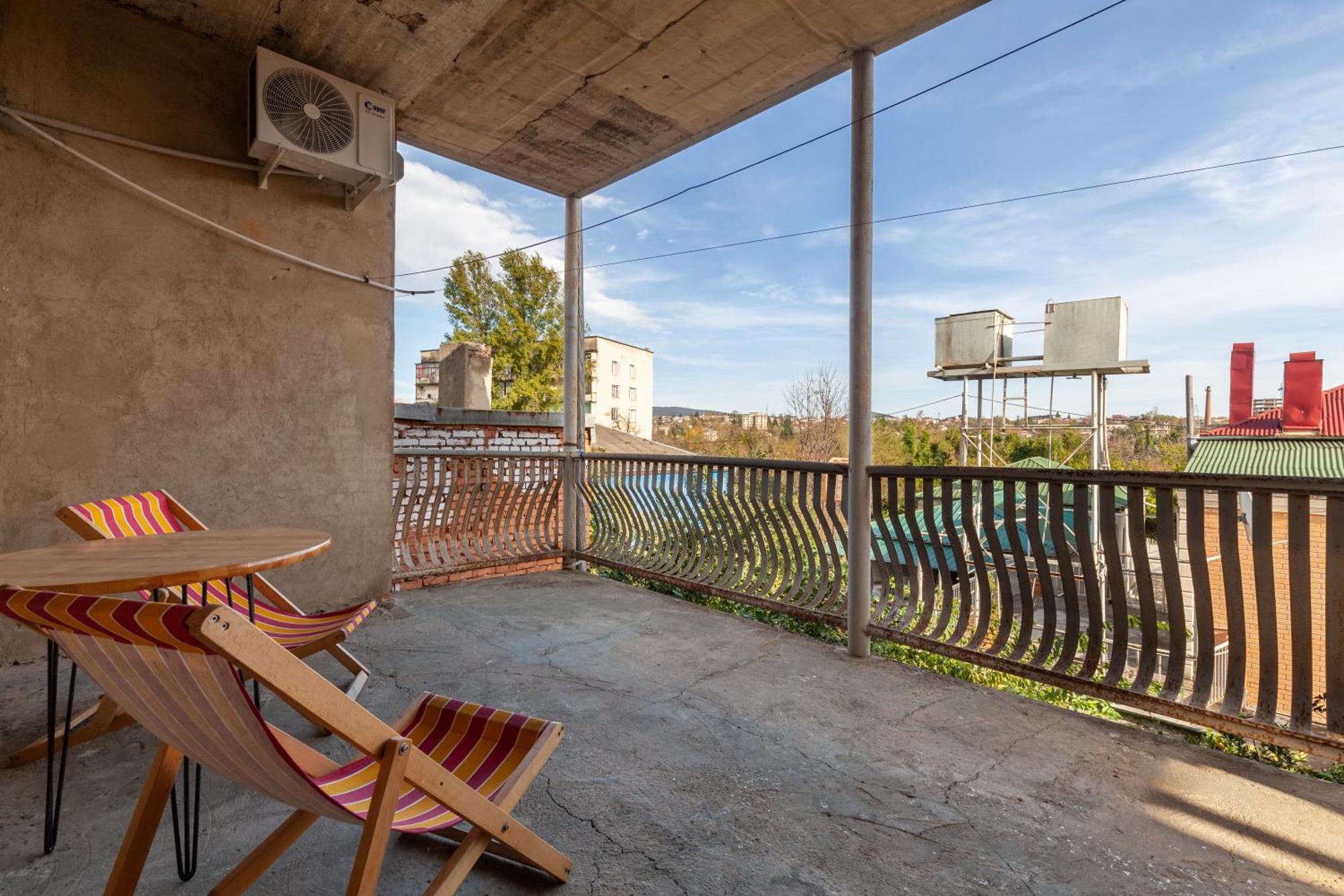 Stepin Garden Apartment Kutaisi Ngoại thất bức ảnh